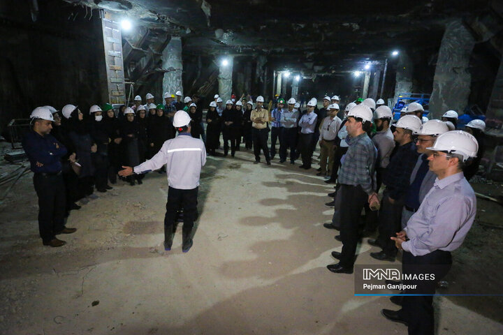 بازدید روسای ادارات و کارشناسان برنامه‌ریزی مناطق شهرداری از پروژه‌های شاخص اصفهان