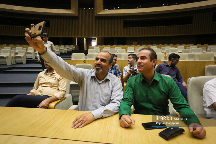 بازدید روسای ادارات و کارشناسان برنامه‌ریزی مناطق شهرداری از پروژه‌های شاخص اصفهان