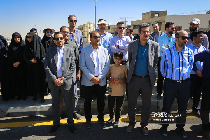 بازدید روسای ادارات و کارشناسان برنامه‌ریزی مناطق شهرداری از پروژه‌های شاخص اصفهان