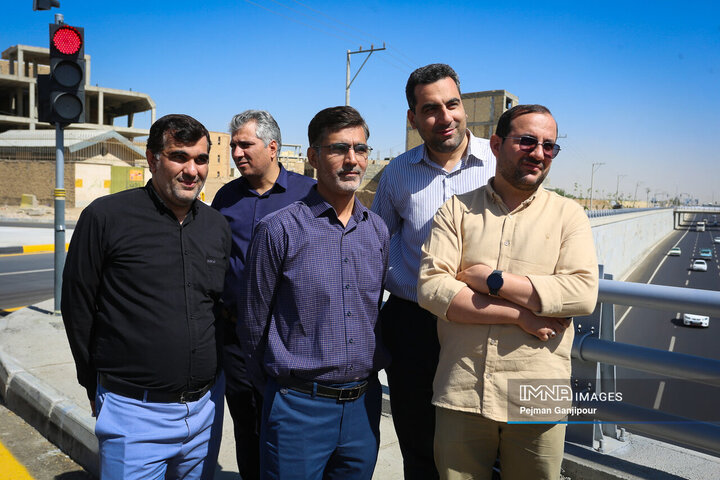 بازدید روسای ادارات و کارشناسان برنامه‌ریزی مناطق شهرداری از پروژه‌های شاخص اصفهان