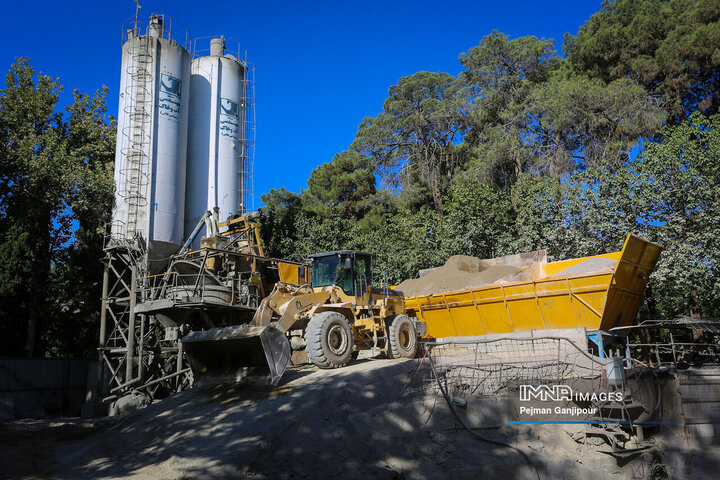 بازدید روسای ادارات و کارشناسان برنامه‌ریزی مناطق شهرداری از پروژه‌های شاخص اصفهان