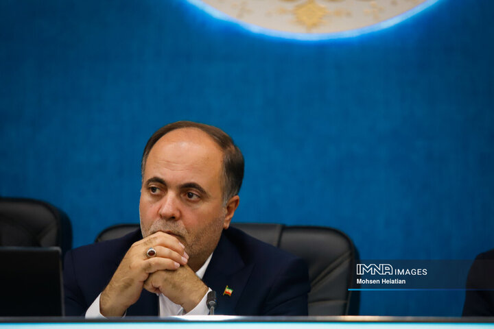 نشست وزیر جهاد کشاورزی با جمعی از کشاورزان استان اصفهان