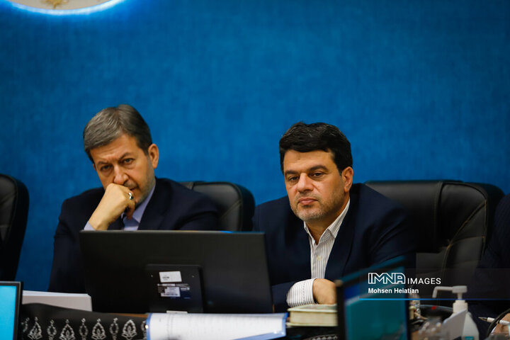 نشست وزیر جهاد کشاورزی با جمعی از کشاورزان استان اصفهان