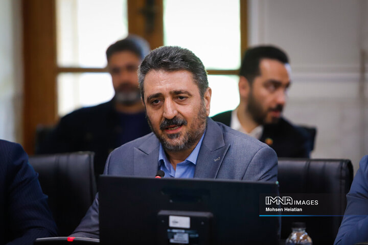 نشست وزیر جهاد کشاورزی با جمعی از کشاورزان استان اصفهان