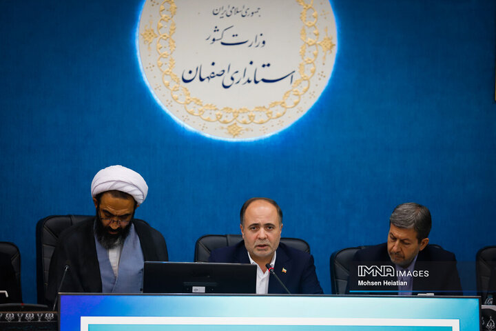 نشست وزیر جهاد کشاورزی با جمعی از کشاورزان استان اصفهان