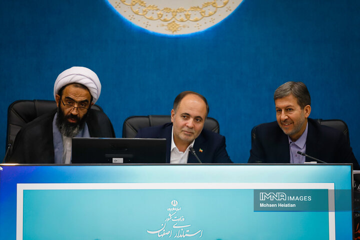 نشست وزیر جهاد کشاورزی با جمعی از کشاورزان استان اصفهان