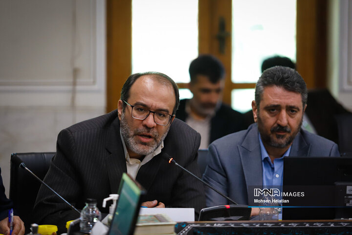 نشست وزیر جهاد کشاورزی با جمعی از کشاورزان استان اصفهان