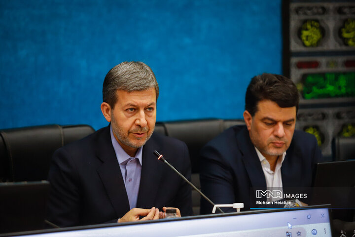 نشست وزیر جهاد کشاورزی با جمعی از کشاورزان استان اصفهان