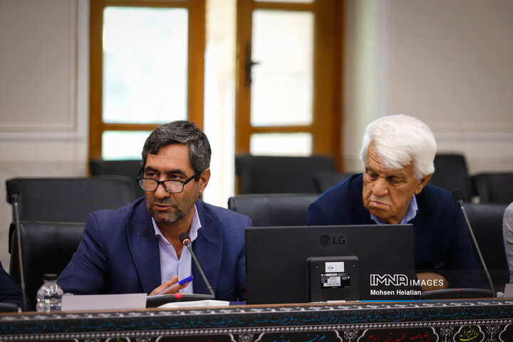 نشست وزیر جهاد کشاورزی با جمعی از کشاورزان استان اصفهان