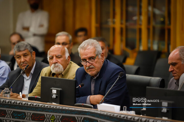 نشست وزیر جهاد کشاورزی با جمعی از کشاورزان استان اصفهان