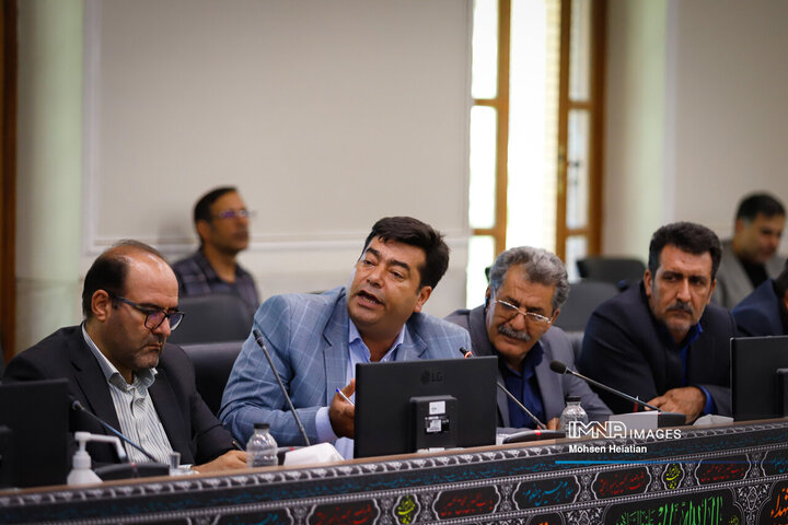 نشست وزیر جهاد کشاورزی با جمعی از کشاورزان استان اصفهان