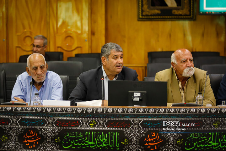 نشست وزیر جهاد کشاورزی با جمعی از کشاورزان استان اصفهان