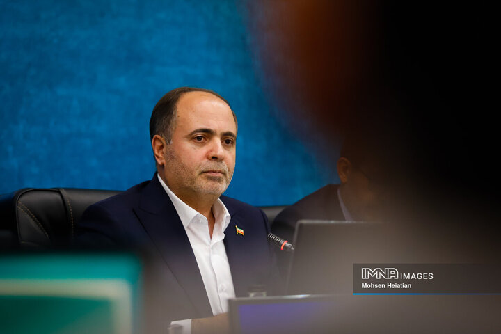 نشست وزیر جهاد کشاورزی با جمعی از کشاورزان استان اصفهان