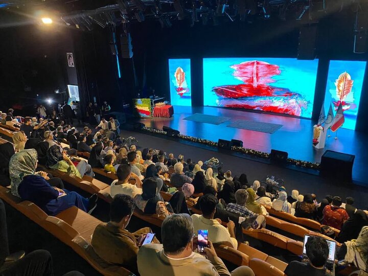 اختتامیه کنگره ملی شعر «قدسیان» در برج آزادی برگزار شد