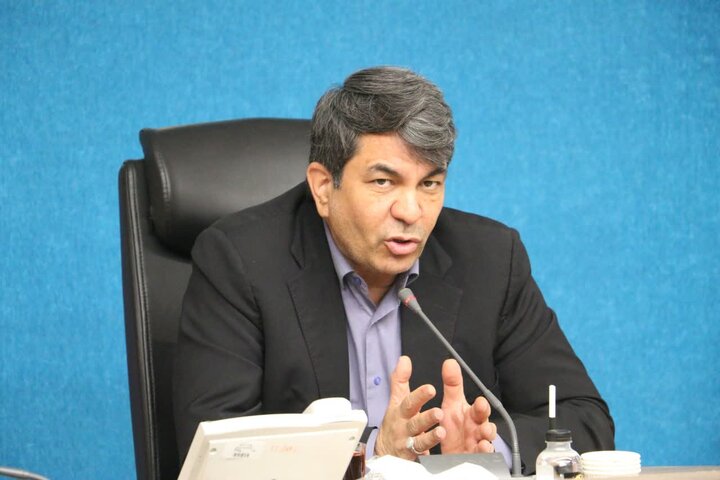 کرمان باید به مرکز خدمات پزشکی و قطب صنایع پایین‌دستی کشور تبدیل شود