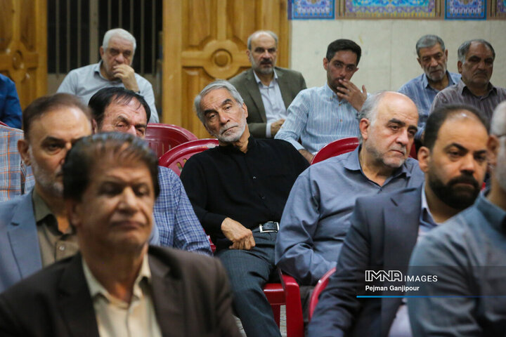 نشست استاندار و مجمع نیروهای انقلاب استان اصفهان