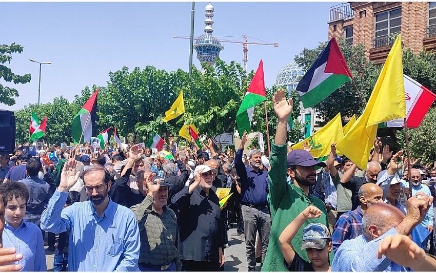 حضور گسترده نمازگزاران اصفهانی در جمعه‌های خشم و نصر