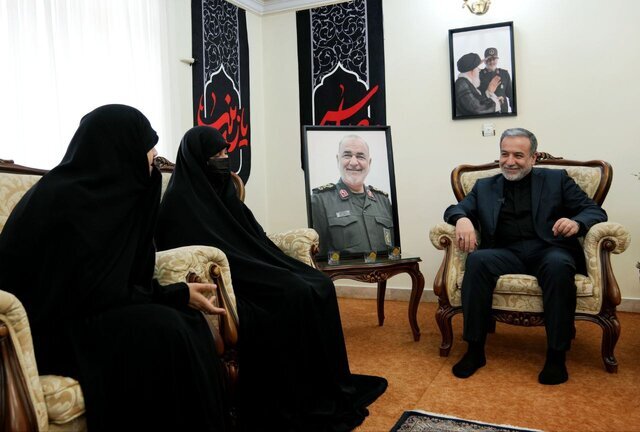 عراقچی: شهید سلامی از متخصص‌ترین و متعهدترین‌ فرماندهان ایران بود