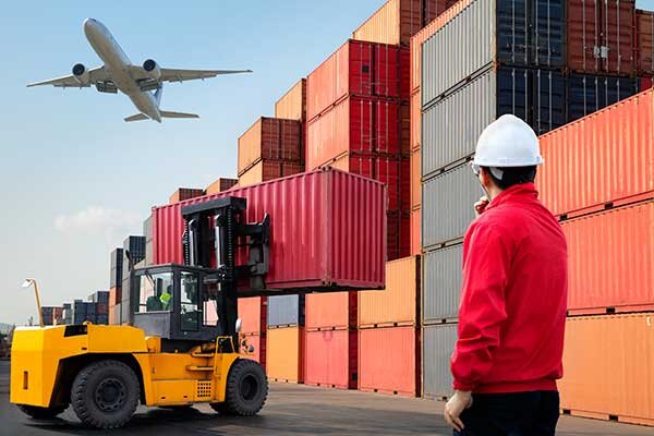 ترخیص سریع تر کالا در گمرک شهید رجایی توسط کارگزاران رسمی