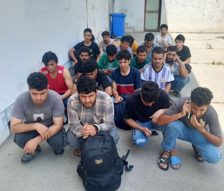 دستگیری بیش از ۴۰ اتباع غیرمجاز در محمودآباد