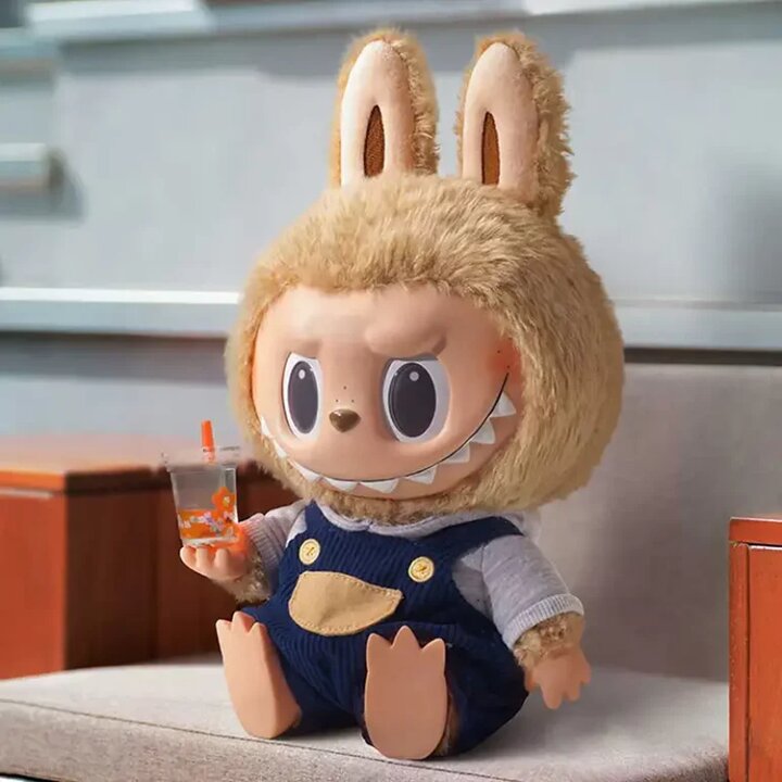 عروسک لبوبو چیست؟ ترند زشت و بامزه‌ای که دنیا را تسخیر کرده است!