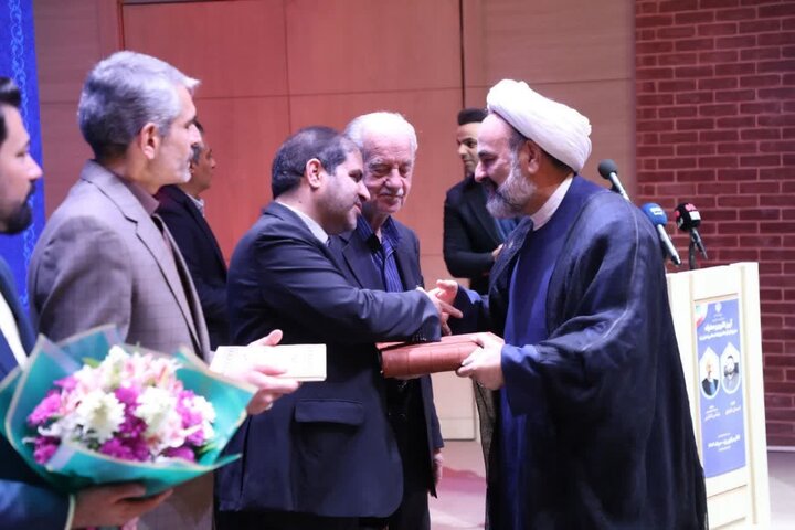 تکریم و معارفه مدیرکل فرهنگ و ارشاد اسلامی استان یزد/ تقویت گفتمان بین‌نسلی و نشاط اجتماعی