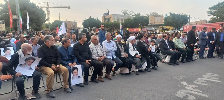 فیلم | اراک در پنج پنج، حماسه ایثار را با یاد ۶۲۰۰ شهید و سرود هزاران دانش آموز زنده کرد