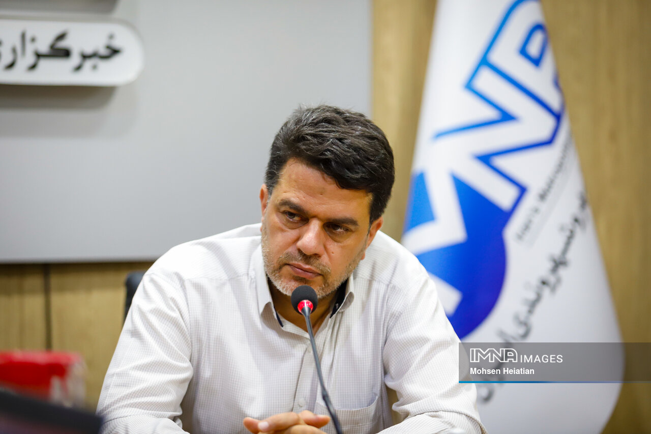 نفاق در سایه وفاق