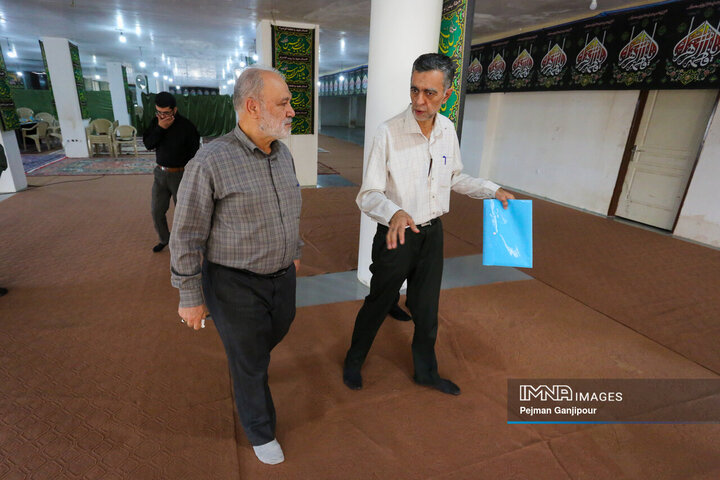 بازدید کمیسیون فرهنگی، اجتماعی و ورزشی شورای شهر از روند ساخت چشمه های نورانی در مناطق شهرداری اصفهان