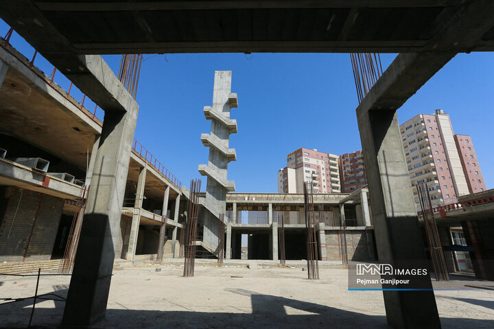 بازدید کمیسیون فرهنگی، اجتماعی و ورزشی شورای شهر از روند ساخت چشمه های نورانی در مناطق شهرداری اصفهان