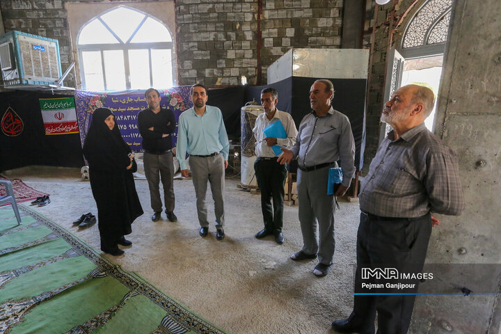 بازدید کمیسیون فرهنگی، اجتماعی و ورزشی شورای شهر از روند ساخت چشمه های نورانی در مناطق شهرداری اصفهان