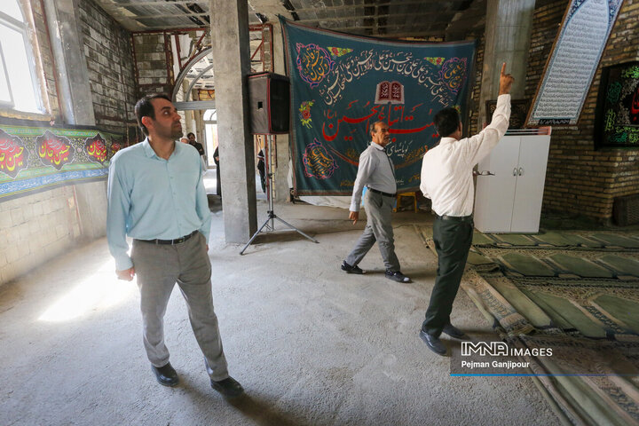 بازدید کمیسیون فرهنگی، اجتماعی و ورزشی شورای شهر از روند ساخت چشمه های نورانی در مناطق شهرداری اصفهان