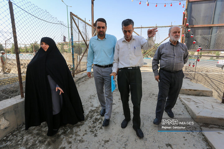 بازدید کمیسیون فرهنگی، اجتماعی و ورزشی شورای شهر از روند ساخت چشمه های نورانی در مناطق شهرداری اصفهان