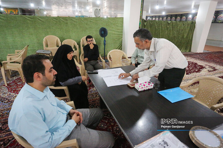 بازدید کمیسیون فرهنگی، اجتماعی و ورزشی شورای شهر از روند ساخت چشمه های نورانی در مناطق شهرداری اصفهان