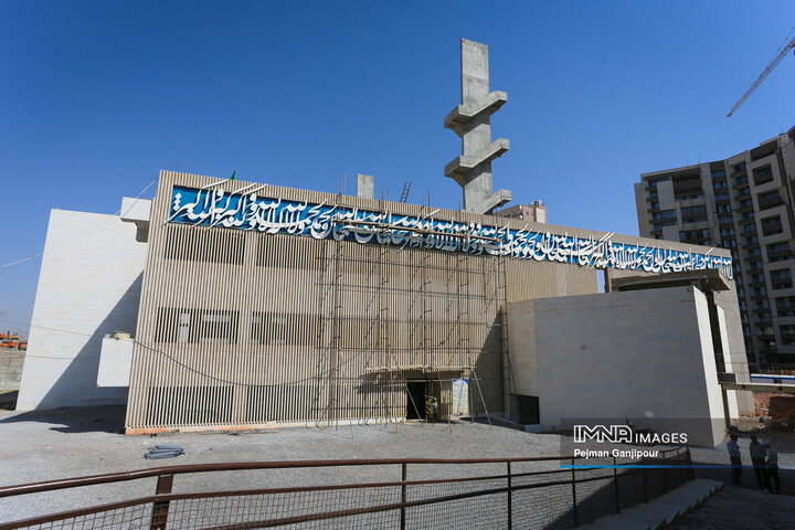 بازدید کمیسیون فرهنگی، اجتماعی و ورزشی شورای شهر از روند ساخت چشمه های نورانی در مناطق شهرداری اصفهان