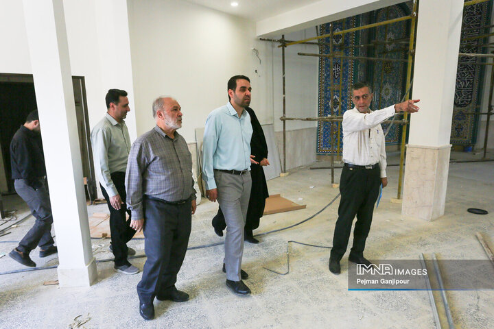 بازدید کمیسیون فرهنگی، اجتماعی و ورزشی شورای شهر از روند ساخت چشمه های نورانی در مناطق شهرداری اصفهان