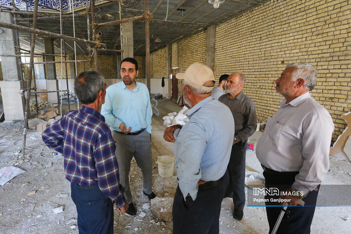 بازدید کمیسیون فرهنگی، اجتماعی و ورزشی شورای شهر از روند ساخت چشمه های نورانی در مناطق شهرداری اصفهان