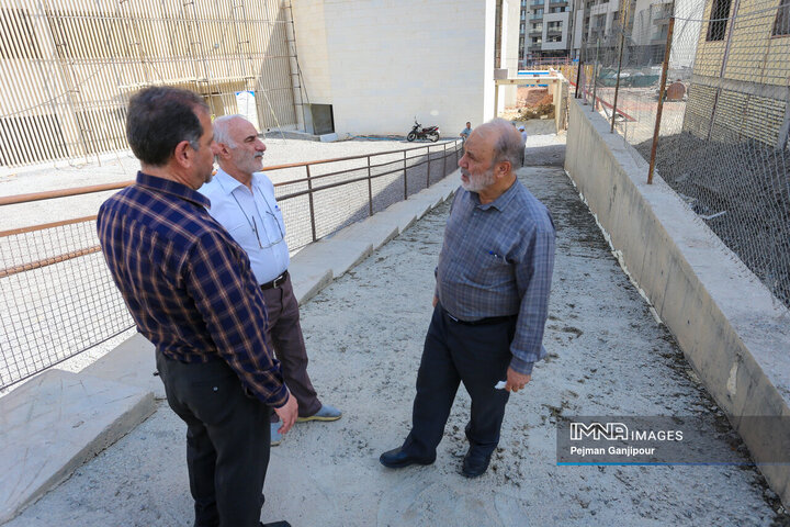 بازدید کمیسیون فرهنگی، اجتماعی و ورزشی شورای شهر از روند ساخت چشمه های نورانی در مناطق شهرداری اصفهان