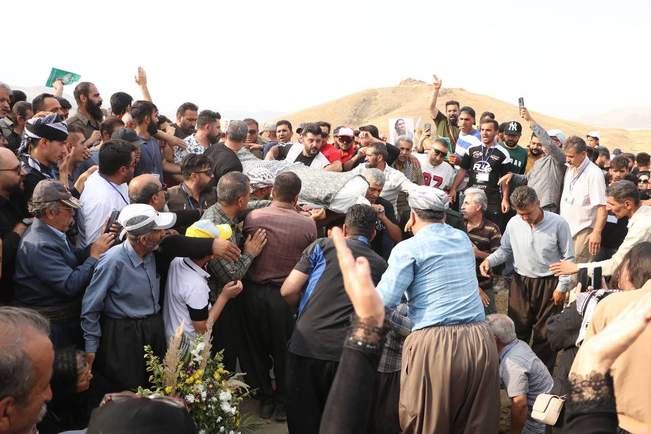 پیکر سومین فعال محیط زیست در سنندج به خاک سپرده شد