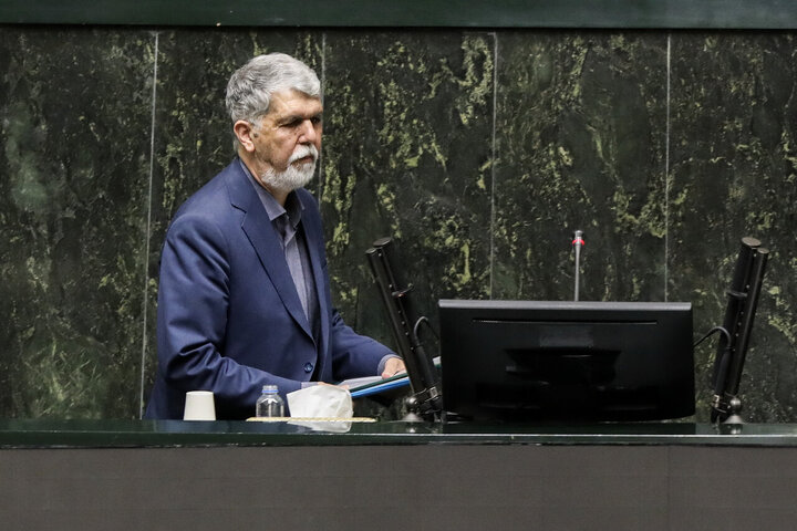 کارت زرد نمایندگان به وزیر فرهنگ و ارشاد اسلامی