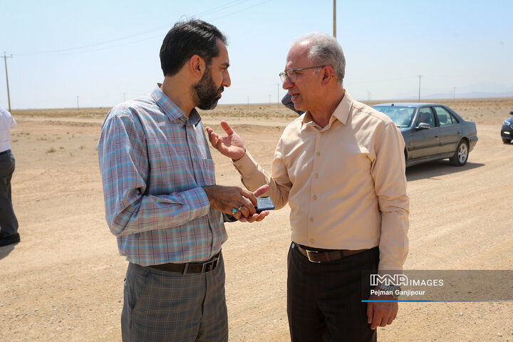 بازدید مسئولان شهری از مراحل پیشرفت پروژه مجتمع صنفی ریخته‌گران در شهرک صنعتی بزرگ اصفهان