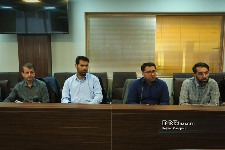 بازدید مسئولان شهری از مراحل پیشرفت پروژه مجتمع صنفی ریخته‌گران در شهرک صنعتی بزرگ اصفهان