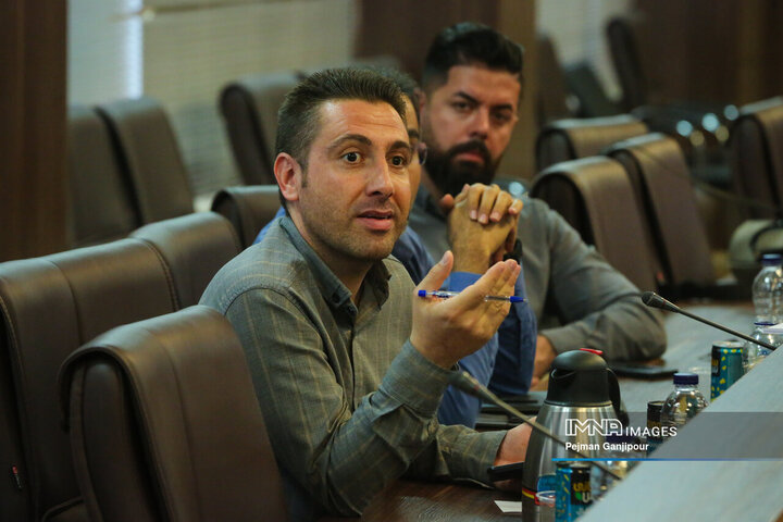 بازدید مسئولان شهری از مراحل پیشرفت پروژه مجتمع صنفی ریخته‌گران در شهرک صنعتی بزرگ اصفهان