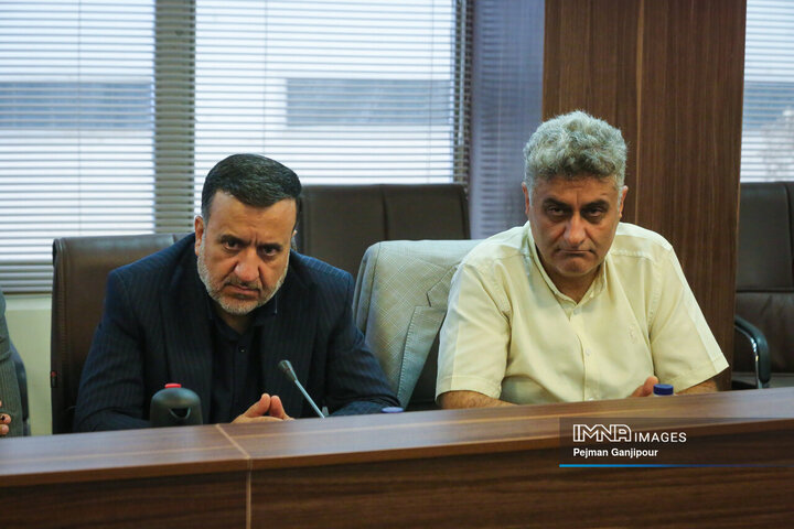 بازدید مسئولان شهری از مراحل پیشرفت پروژه مجتمع صنفی ریخته‌گران در شهرک صنعتی بزرگ اصفهان