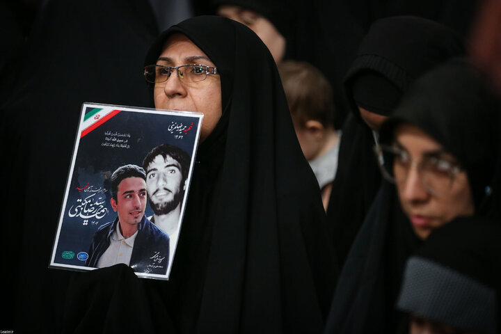 مراسم بزرگداشت شهدای جنگ تحمیلی اخیر با حضور رهبر انقلاب