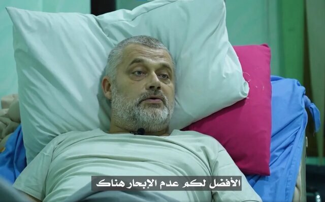 یکی از خدمه‌های کشتی تحت درمان