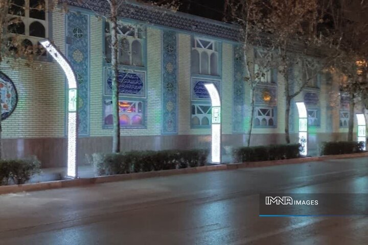نصب المان‌های زیباسازی اطراف مساجد منطقه ۹ اصفهان