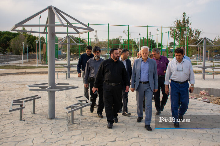 بازدید شهردار اصفهان از پروژه پردیس خانواده‌محور شمس‌الشموس
