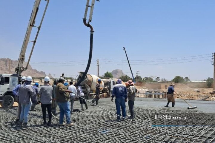 عملیات بتن‌ریزی پل شماره ۱۱ پروژه شهید فخری‌زاده انجام شد + فیلم
