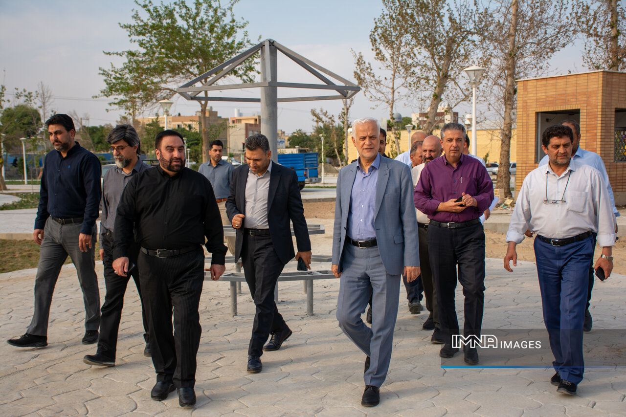 بازدید شهردار اصفهان از پروژه پردیس خانوادهمحور شمسالشموس